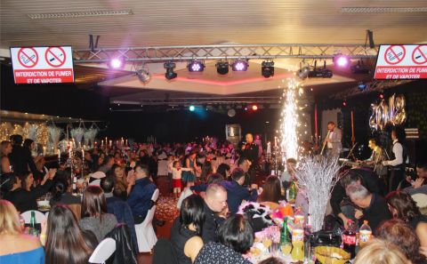 ELİTE EVENT CENTER'DE DAVETLİLER YENİ YILA BÜYÜK COŞKU VE DANSLARLA GİRDİLER