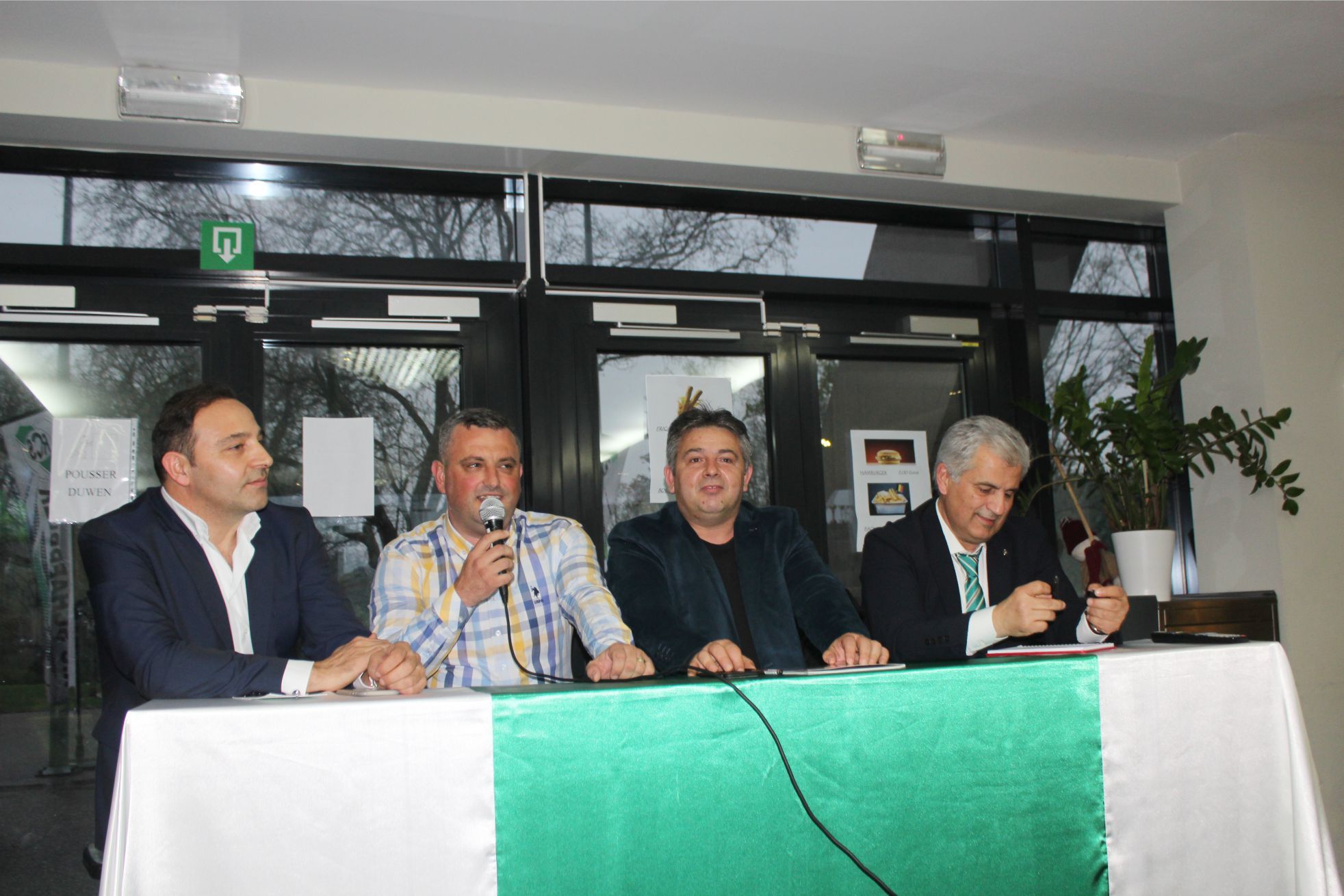 BRÜKSEL’DE DÜZENLENEN «FUTBOLA BAKIŞ AÇIMIZ» ADLI PANELDE ÖNEMLİ MESAJLAR VERİLDİ