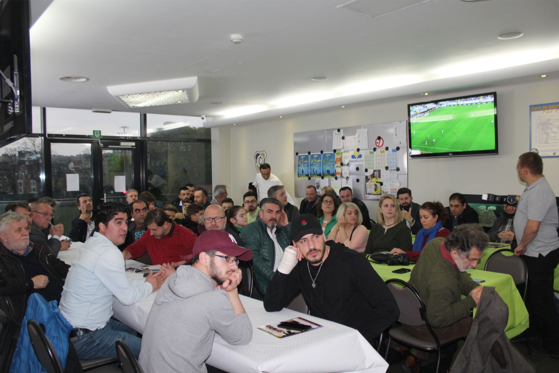 BRÜKSEL’DE DÜZENLENEN «FUTBOLA BAKIŞ AÇIMIZ» ADLI PANELDE ÖNEMLİ MESAJLAR VERİLDİ