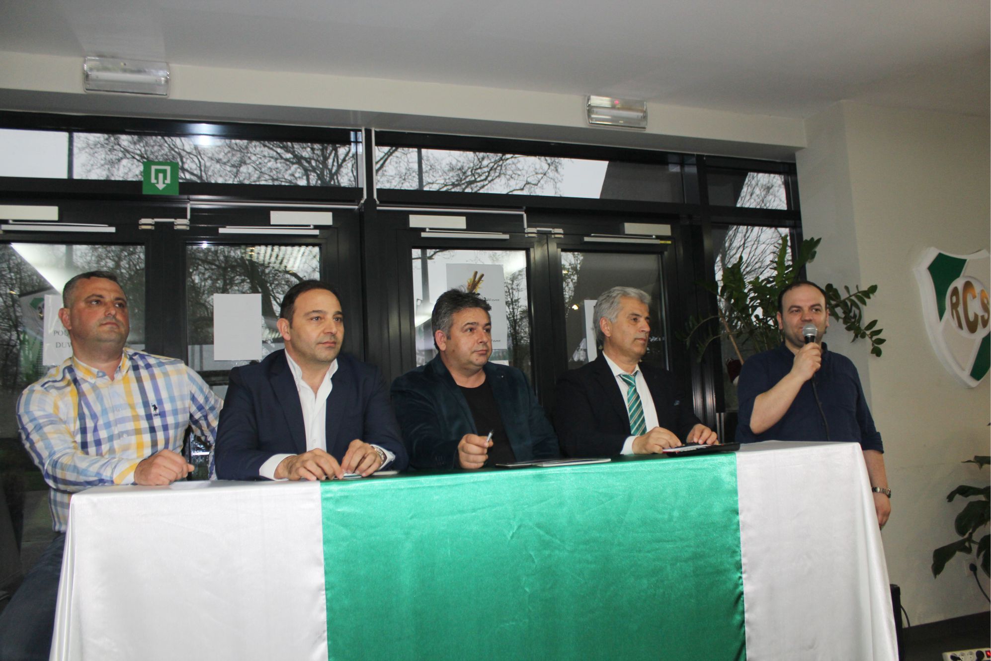 BRÜKSEL’DE DÜZENLENEN «FUTBOLA BAKIŞ AÇIMIZ» ADLI PANELDE ÖNEMLİ MESAJLAR VERİLDİ