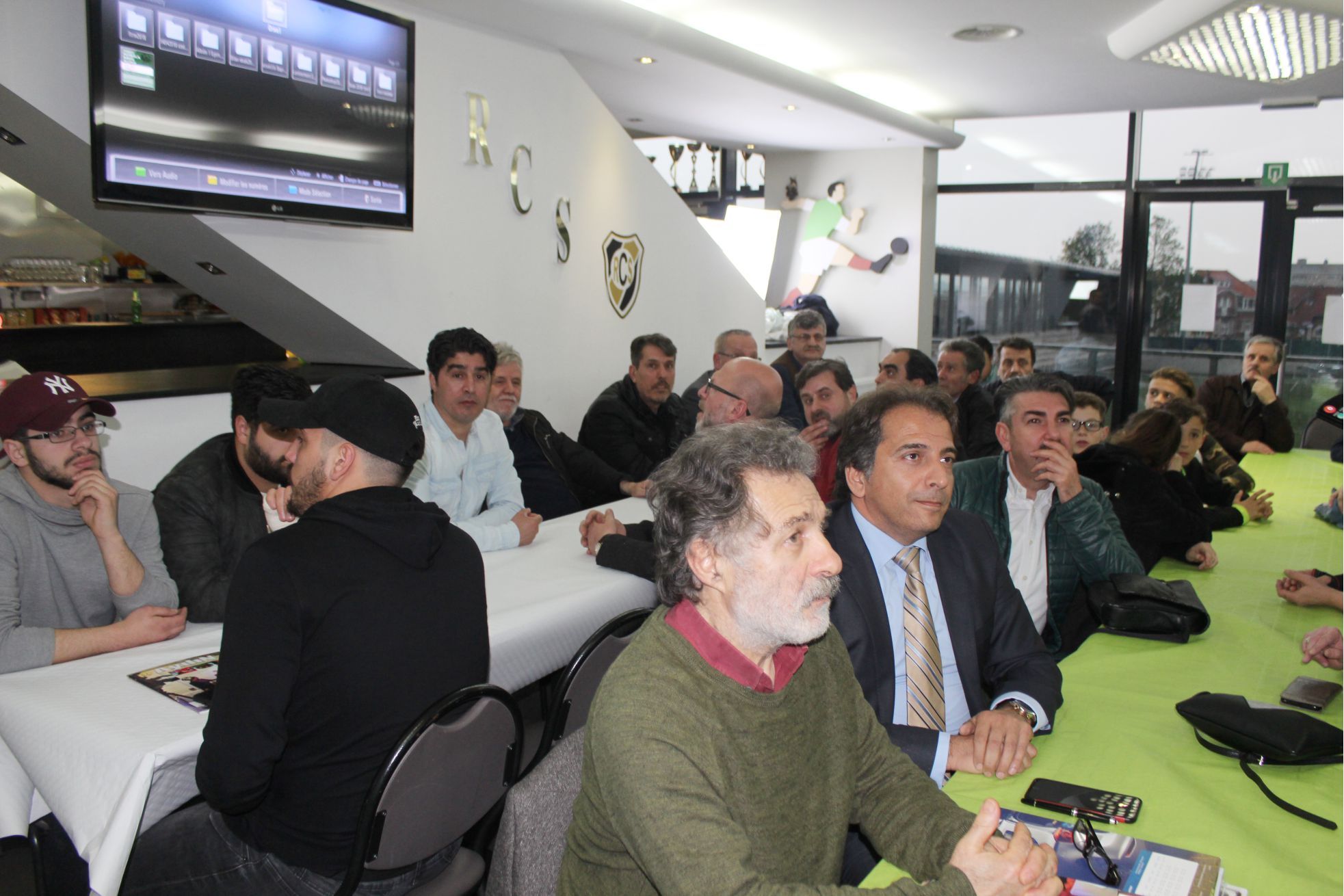 BRÜKSEL’DE DÜZENLENEN «FUTBOLA BAKIŞ AÇIMIZ» ADLI PANELDE ÖNEMLİ MESAJLAR VERİLDİ