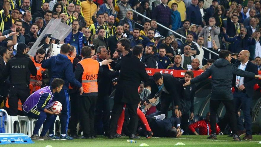 Olaylı Fenerbahçe Beşiktaş derbisinde 20 gözaltı