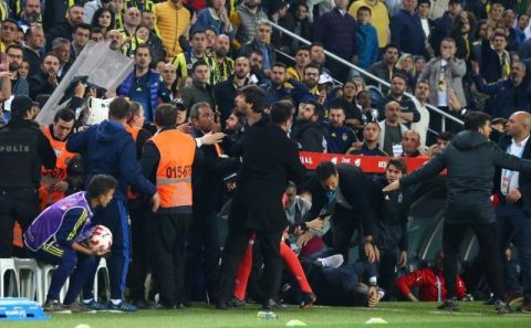 Olaylı Fenerbahçe Beşiktaş derbisinde 20 gözaltı