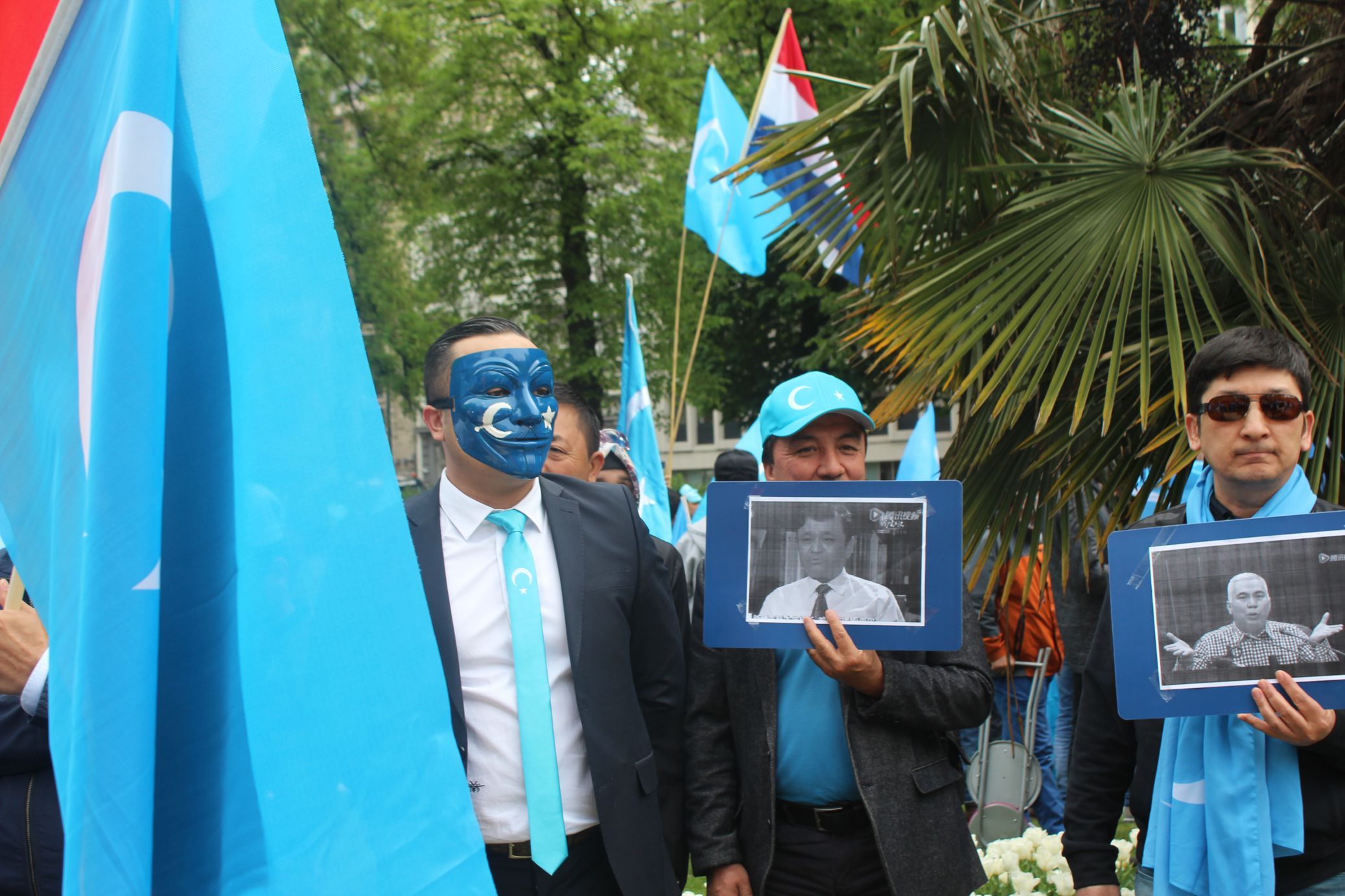Uygurlara yönelik baskılar Brüksel'de protesto edildi