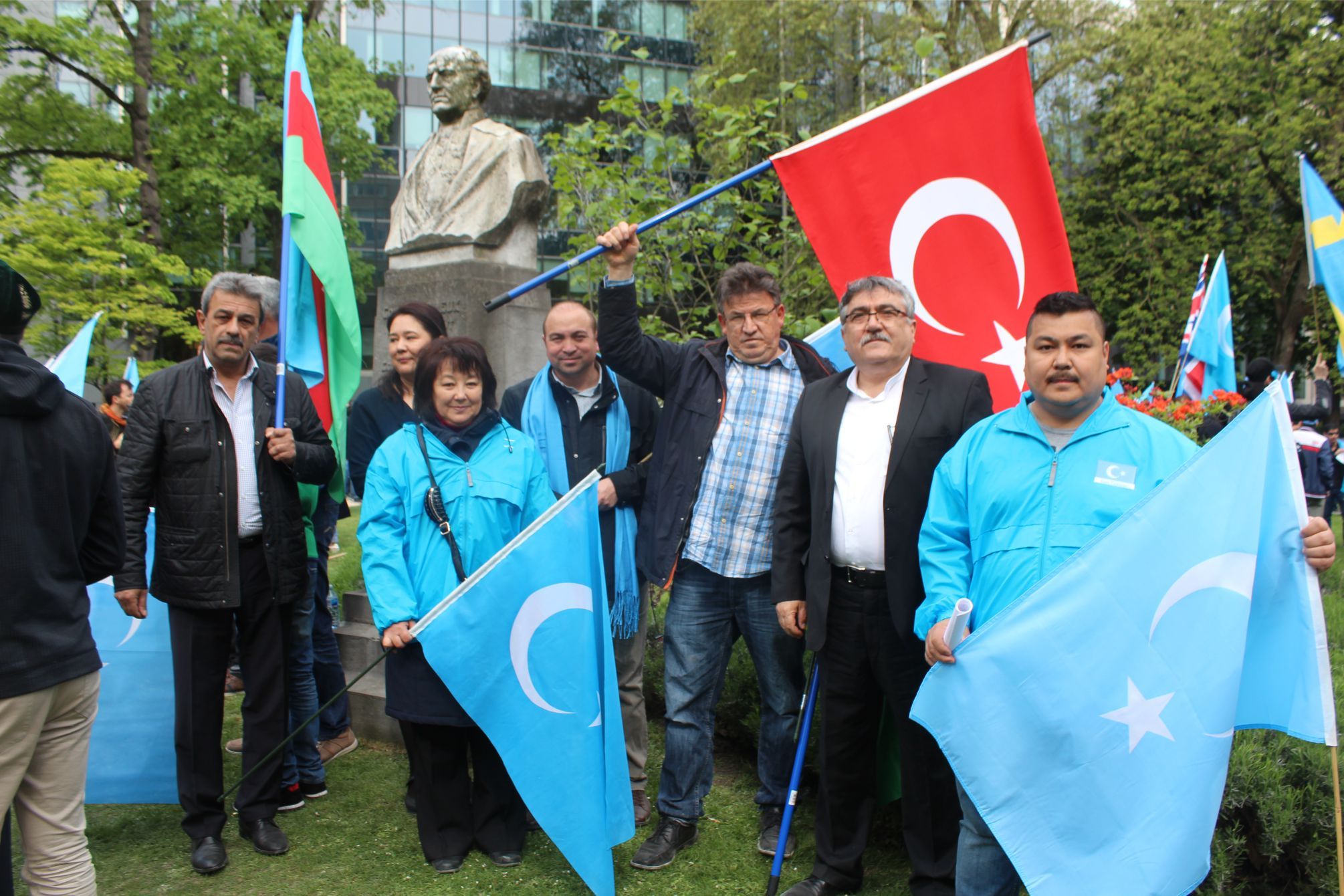 Uygurlara yönelik baskılar Brüksel'de protesto edildi