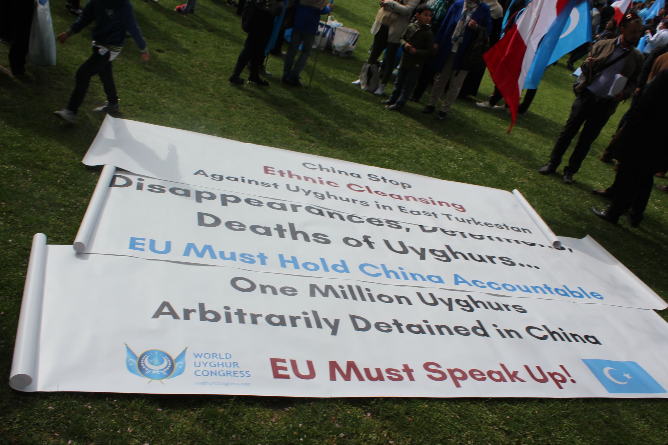 Uygurlara yönelik baskılar Brüksel'de protesto edildi