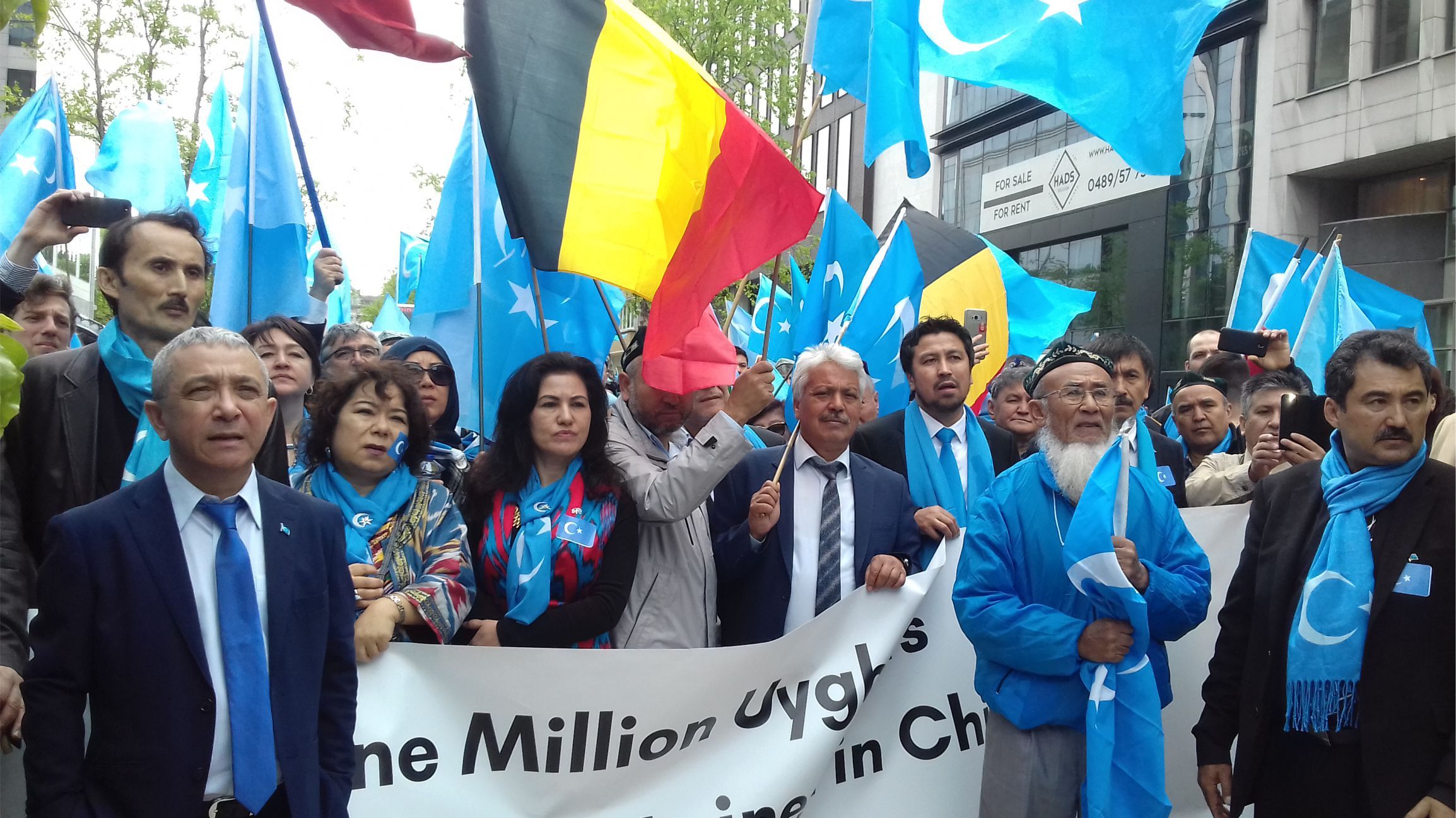 Uygurlara yönelik baskılar Brüksel'de protesto edildi