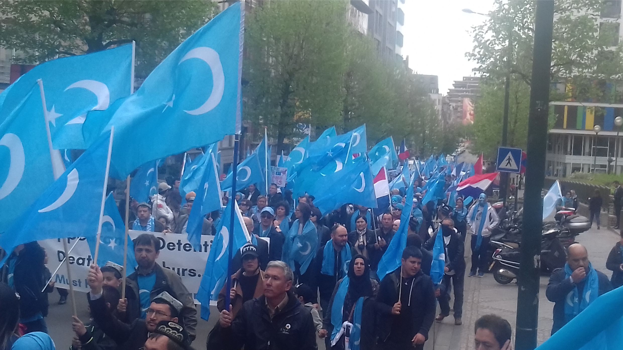 Uygurlara yönelik baskılar Brüksel'de protesto edildi