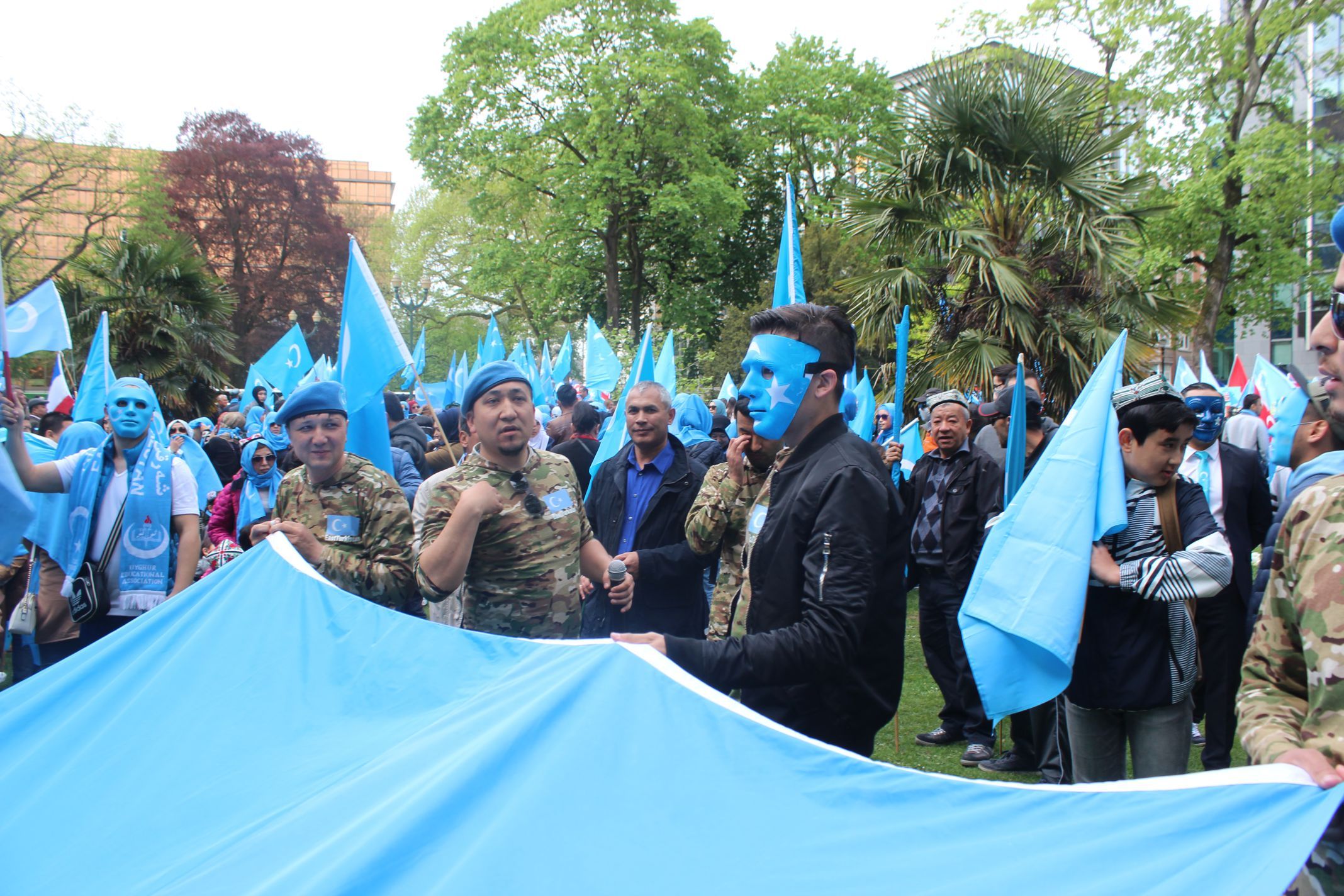Uygurlara yönelik baskılar Brüksel'de protesto edildi