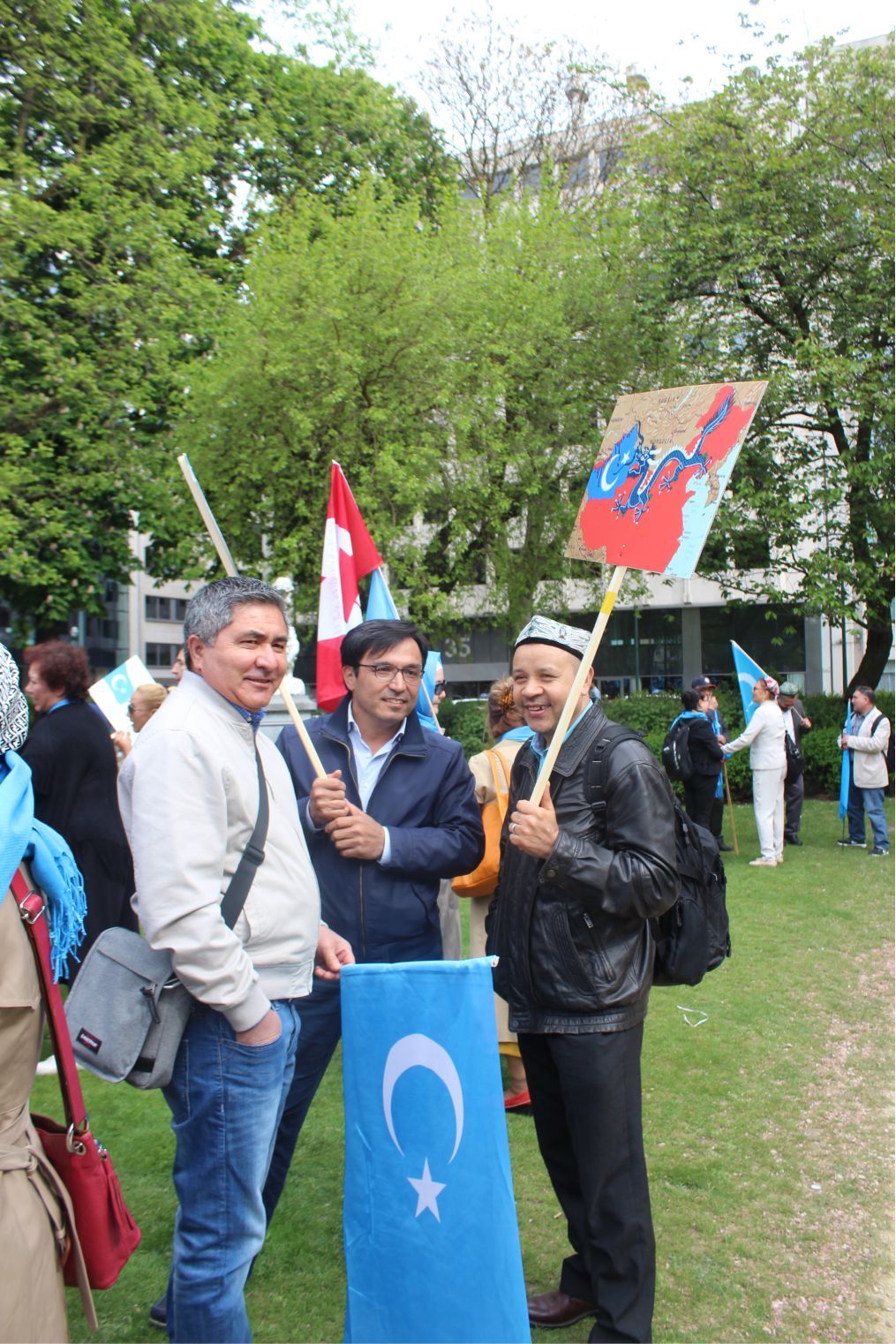 Uygurlara yönelik baskılar Brüksel'de protesto edildi