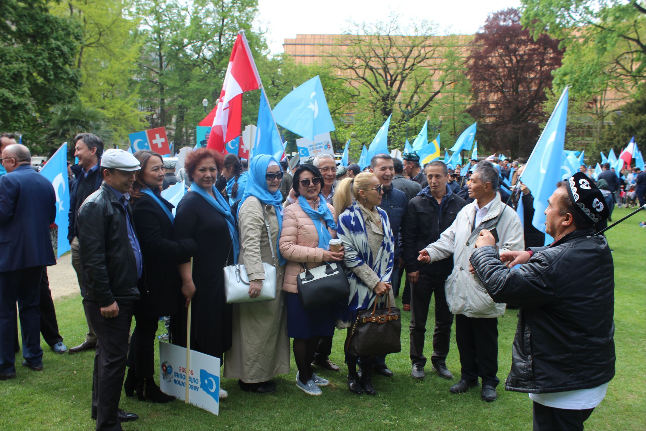 Uygurlara yönelik baskılar Brüksel'de protesto edildi