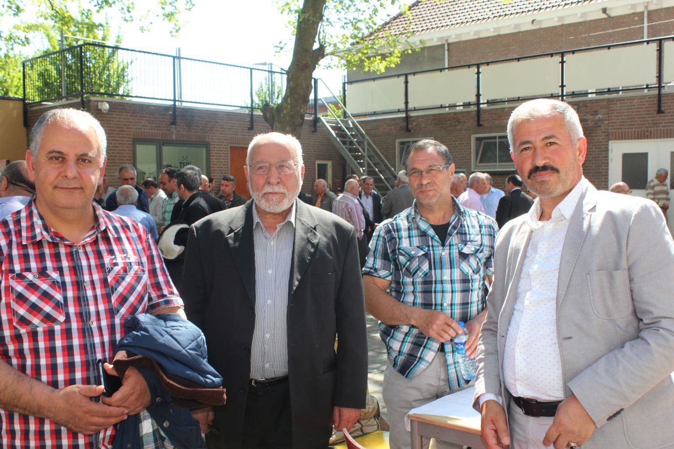 AİLESİ VE DOSTLARI DENHAAG’DA HACI SAMET GÜNDOĞDU’NUN KIRK YEMEĞİNDE BULUŞTU