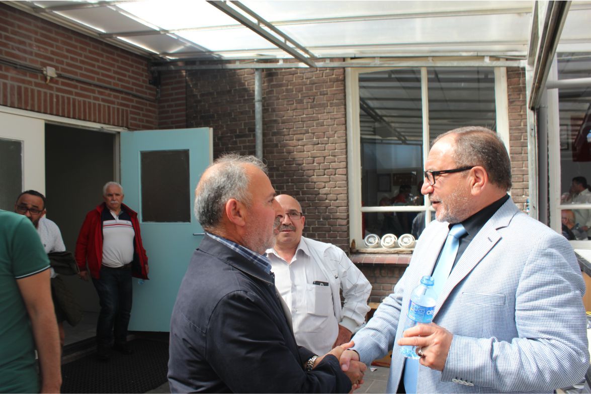 AİLESİ VE DOSTLARI DENHAAG’DA HACI SAMET GÜNDOĞDU’NUN KIRK YEMEĞİNDE BULUŞTU