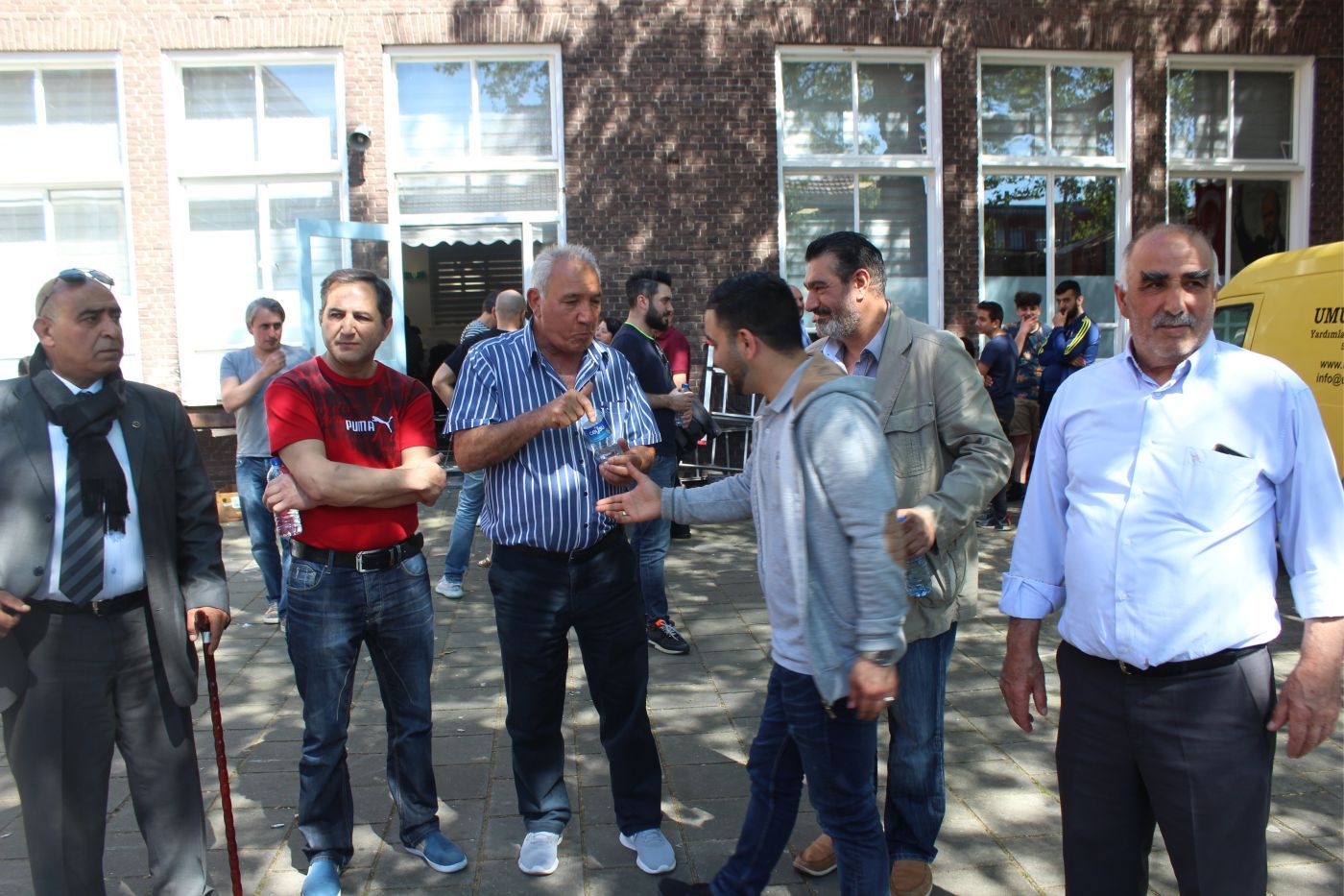 AİLESİ VE DOSTLARI DENHAAG’DA HACI SAMET GÜNDOĞDU’NUN KIRK YEMEĞİNDE BULUŞTU