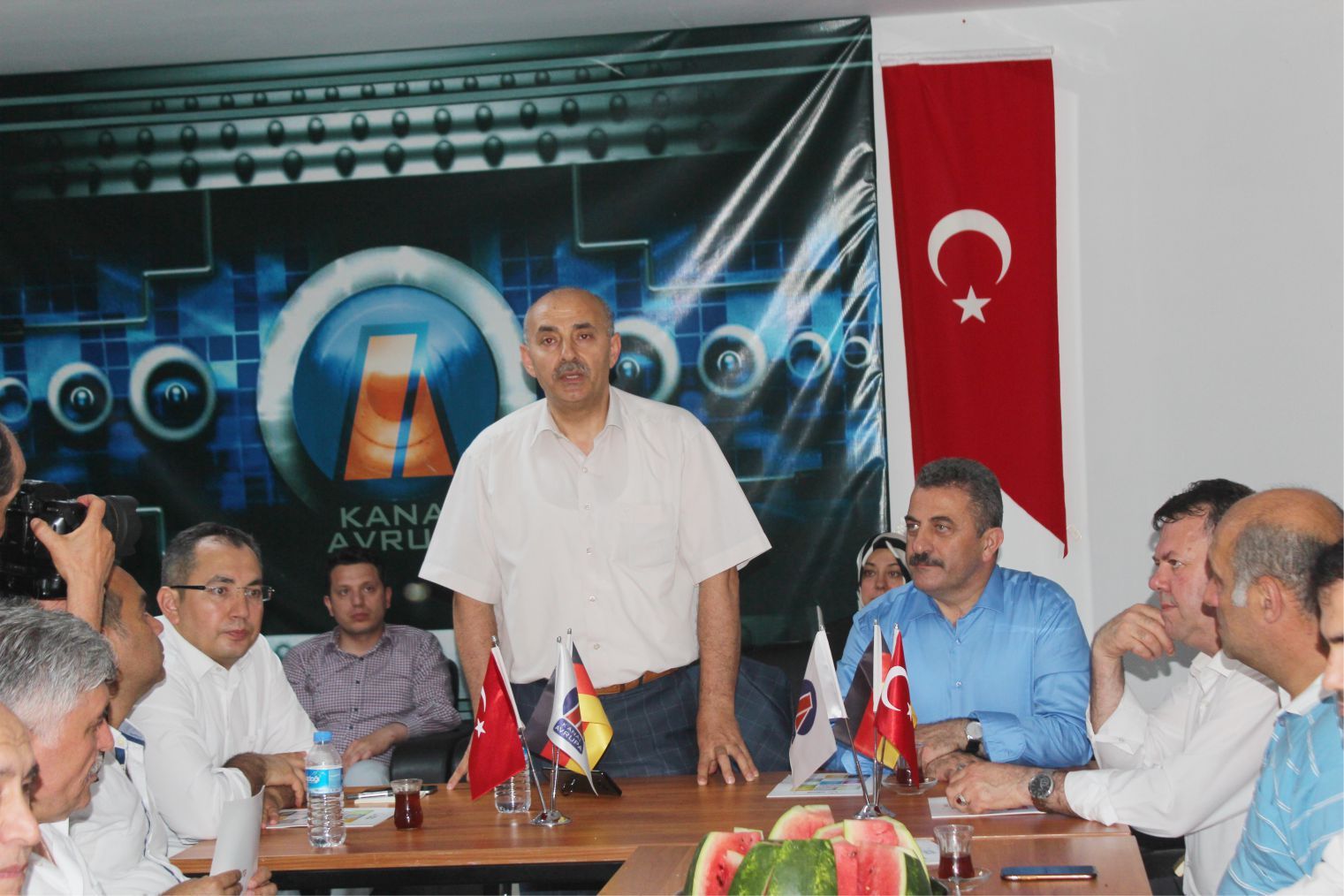 â€˜TÜRKİYE İÇİN OY VAKTİ KAMPANYASI KANAL AVRUPAâ€™NIN İFTARINDA TANITILDI VE ANLATILDI