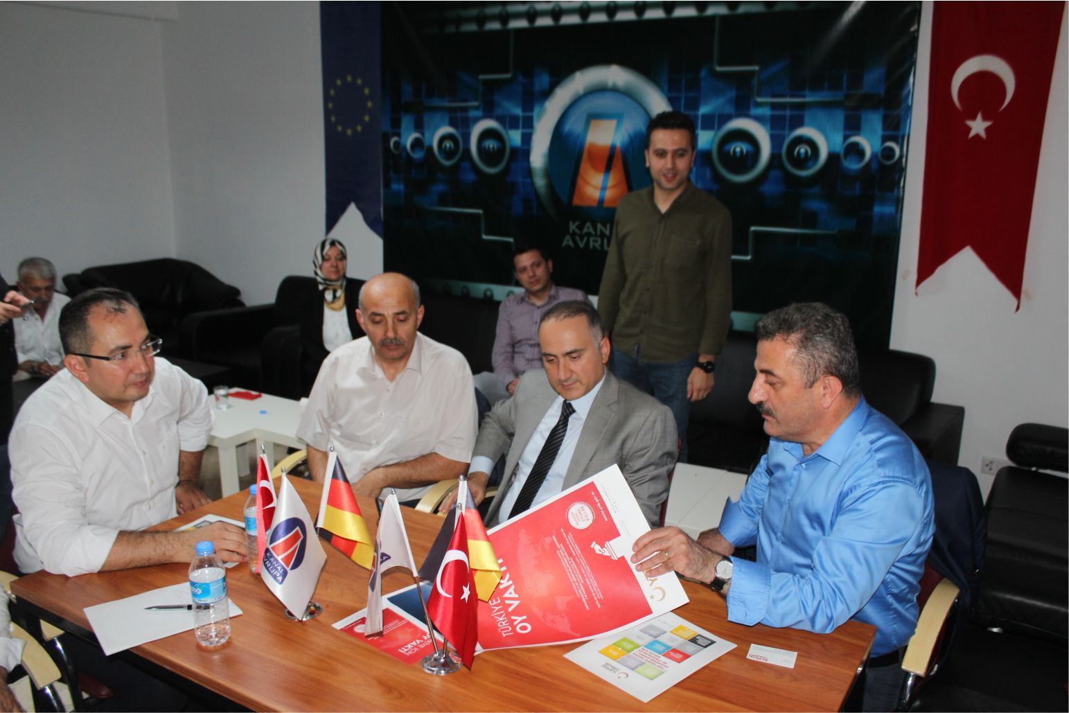 â€˜TÜRKİYE İÇİN OY VAKTİ KAMPANYASI KANAL AVRUPAâ€™NIN İFTARINDA TANITILDI VE ANLATILDI