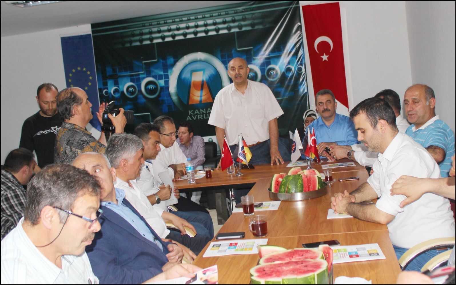 â€˜TÜRKİYE İÇİN OY VAKTİ KAMPANYASI KANAL AVRUPAâ€™NIN İFTARINDA TANITILDI VE ANLATILDI