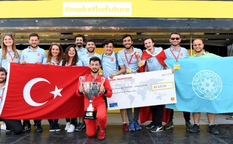 Birincilik kazanan ilk Türk takım oldular!