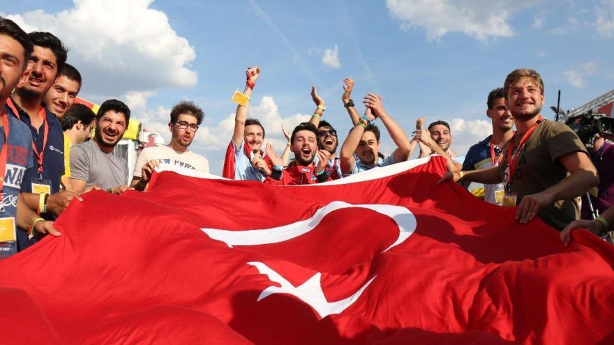 Birincilik kazanan ilk Türk takım oldular!
