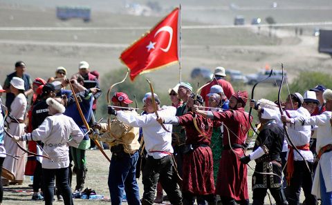 Dünya Göçebe Oyunları'nda heyecan sürüyor