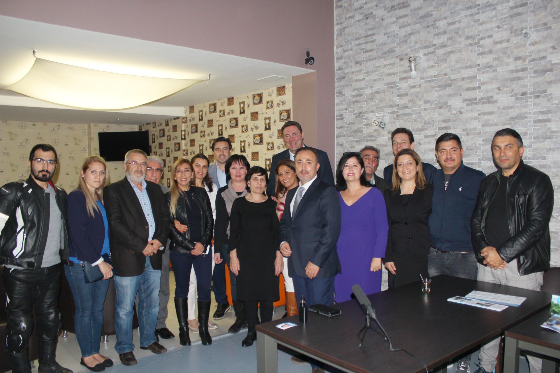 SAINT JOSSE MR LİSTE ADAYLARI VATANDAŞLARLA BULUŞARAK, ÇALIŞMALARINI ANLATTI