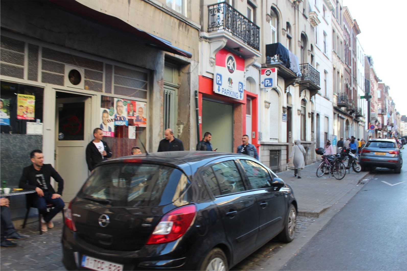 Saint Josse ve Schaerbeekâ€ºde Belçikalı Türkler erken saatlerde sandıklara akın ettiler.