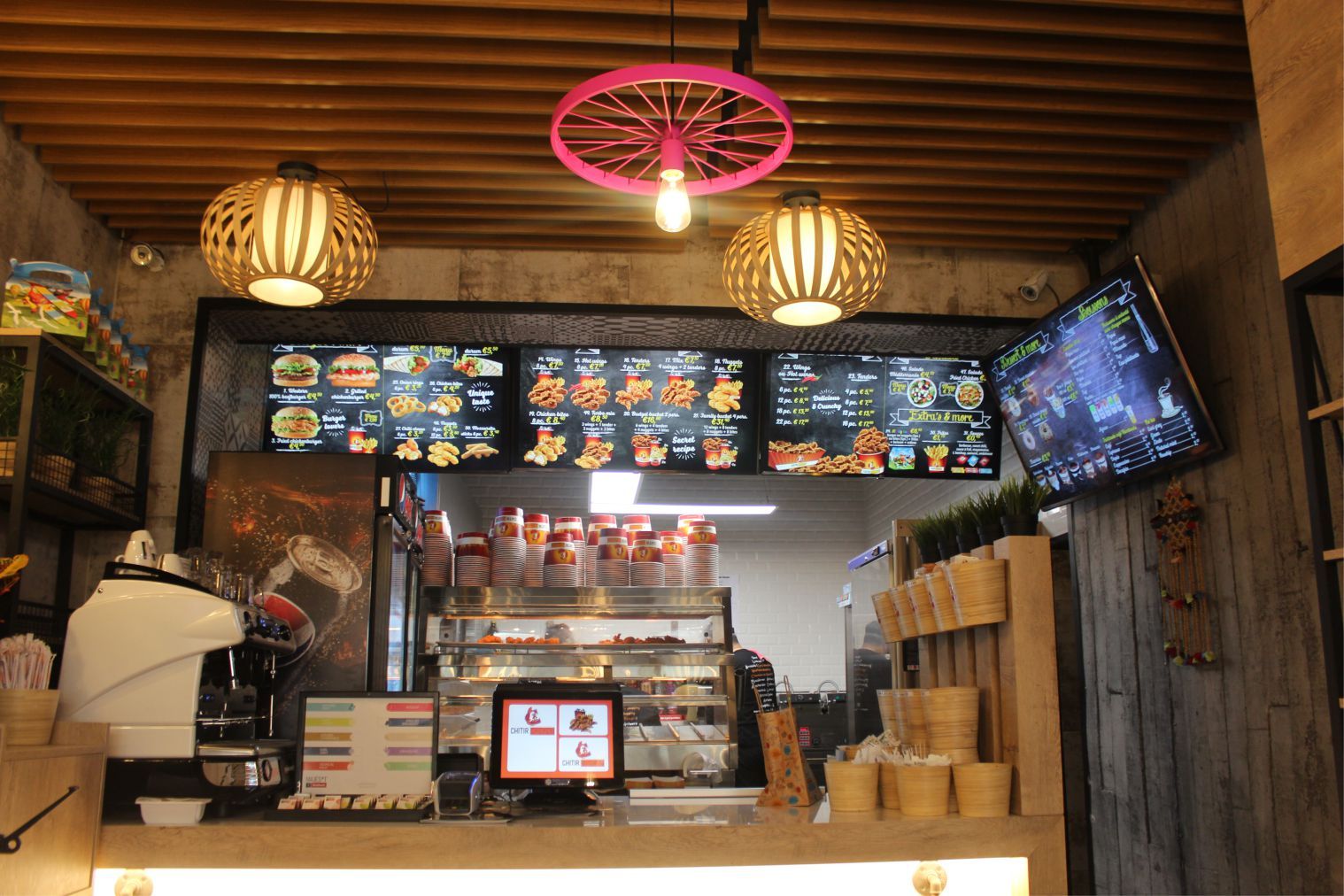 â€˜RUTİN TADLARA PAYDOS. YENİ BİR TAD OLAN 'CHITIR CHICKEN' İLE AĞZINIZIN TADI DEĞİŞECEK.