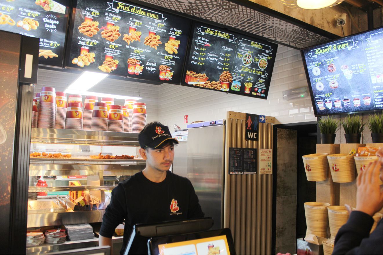 â€˜RUTİN TADLARA PAYDOS. YENİ BİR TAD OLAN 'CHITIR CHICKEN' İLE AĞZINIZIN TADI DEĞİŞECEK.