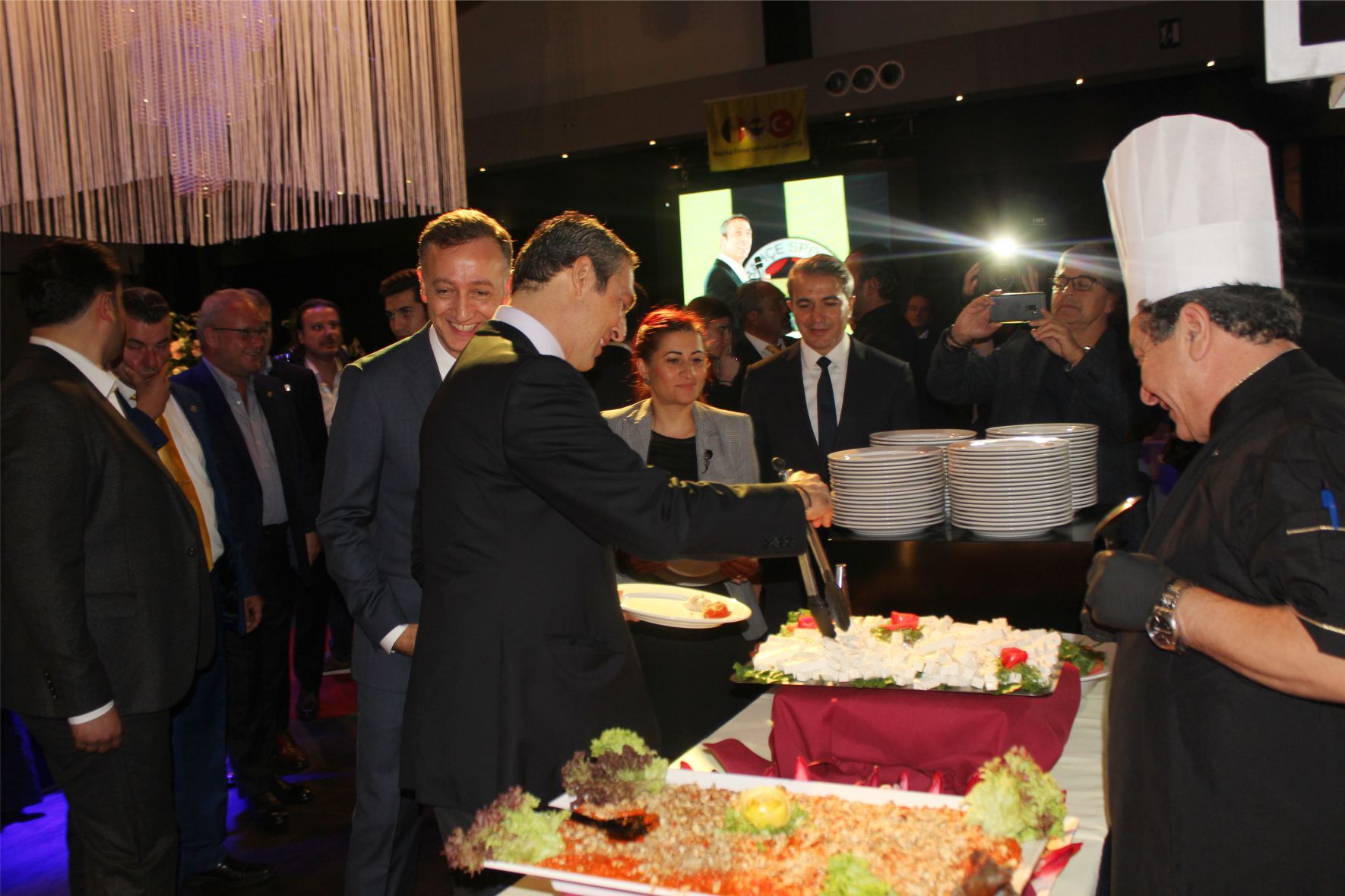 BRÜKSELâ€™DE FB BAŞKANI ALİ KOÇ,  BÜYÜK SEVGİ VE COŞKUYLA KARŞILANDI