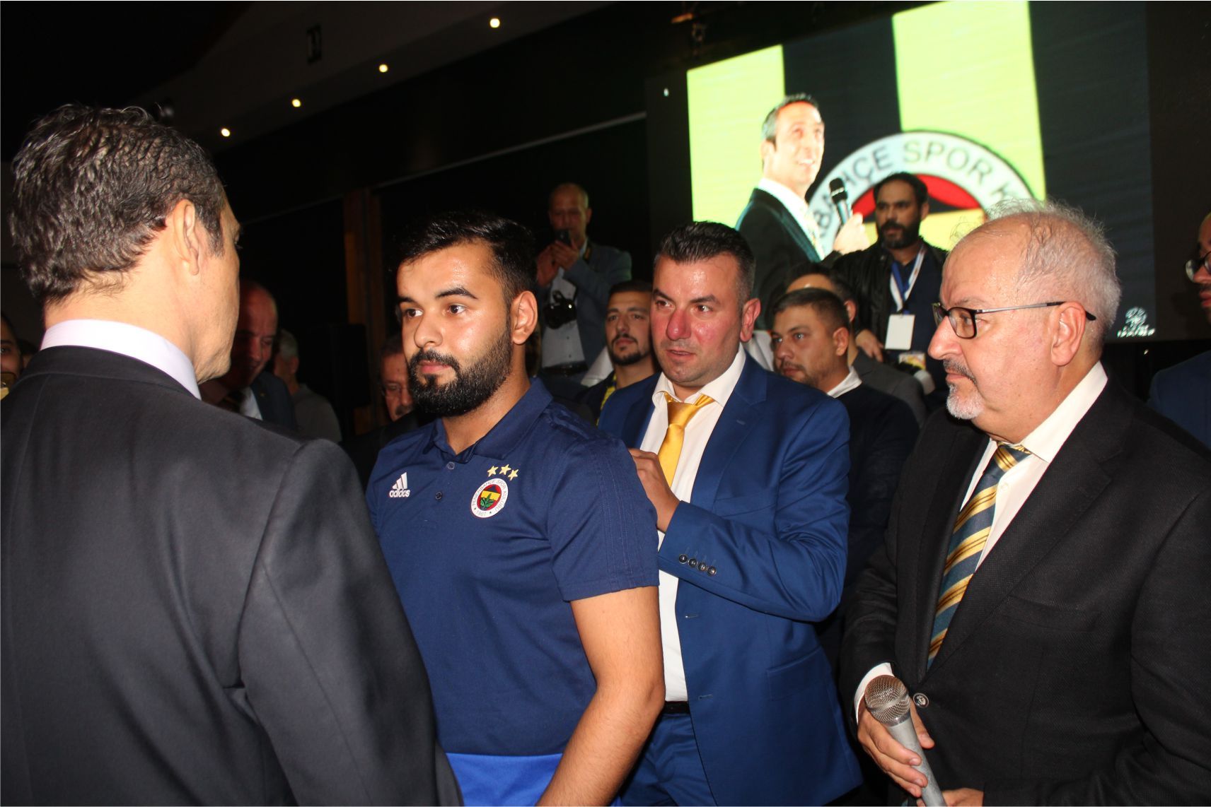 BRÜKSELâ€™DE FB BAŞKANI ALİ KOÇ,  BÜYÜK SEVGİ VE COŞKUYLA KARŞILANDI