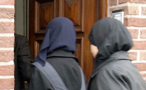 Brüksel'de Başörtüsü Yasağının Devamı İçin Karar Alındı 