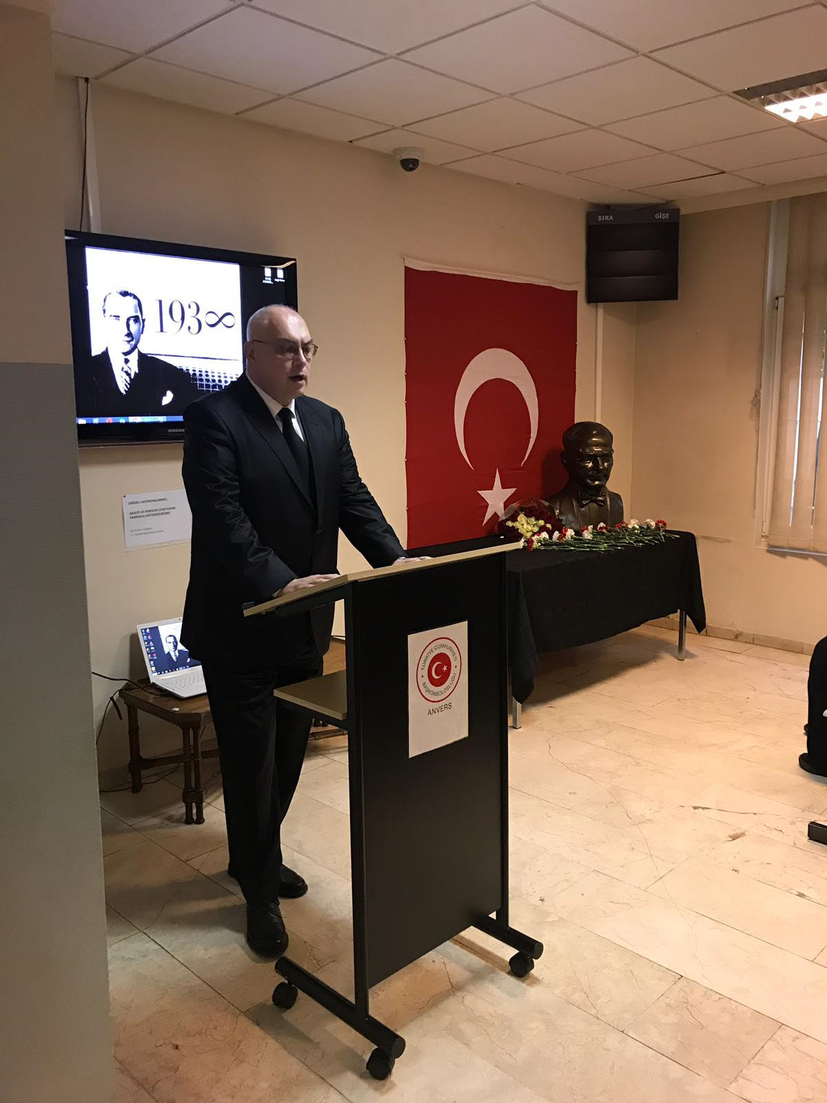 MİLLİ LİDER ATATÜRK T.C. ANVERS BAŞKONSOLOSLUĞUNDA ANILDI
