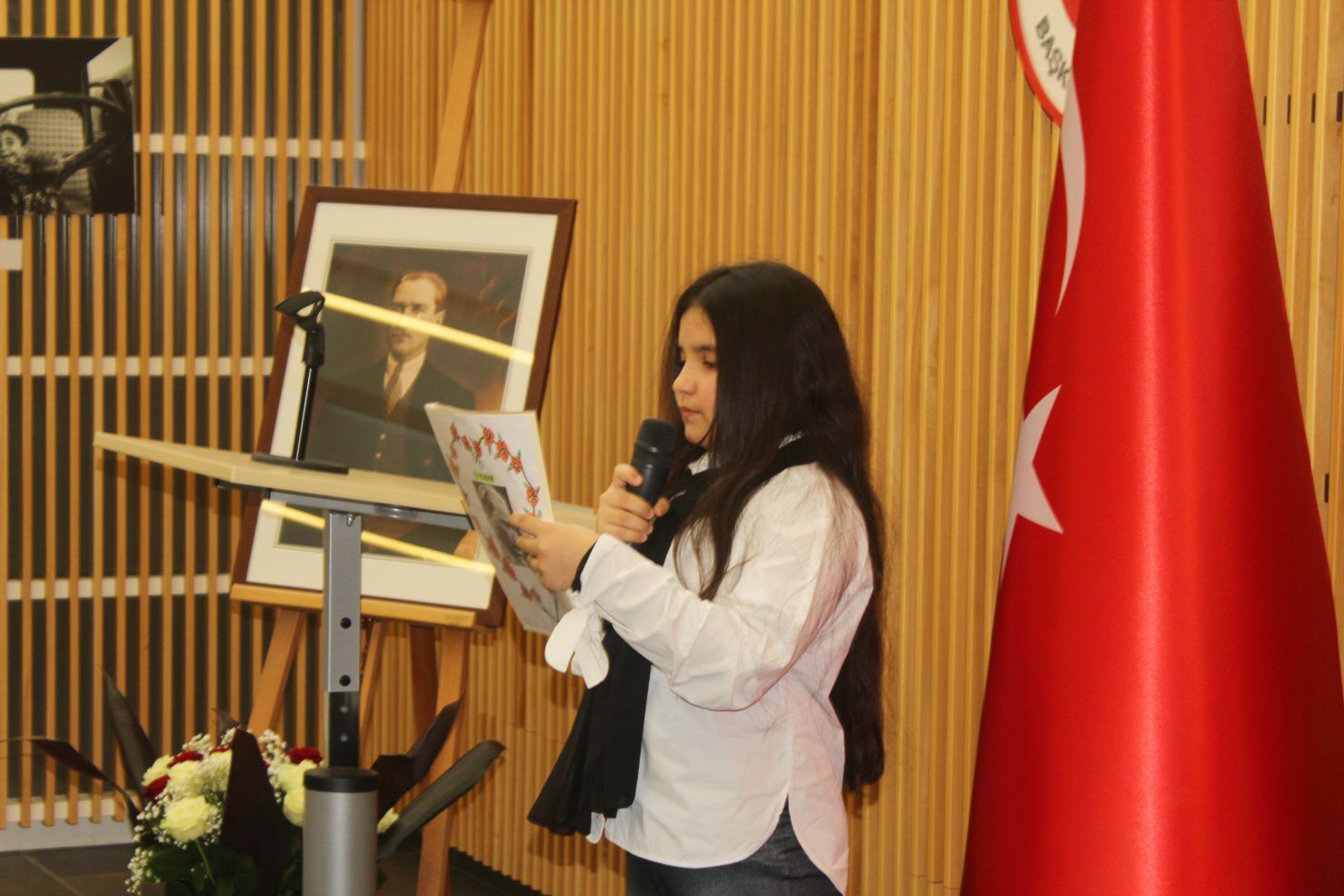 BÜYÜKELÇİ GÜMRÜKÇÜ: “ATATÜRK, AYDINLIK BİR IŞIKTIR ÇOCUKLARIMIZA ONU ANLATMALI VE TANITMALIYIZâ€