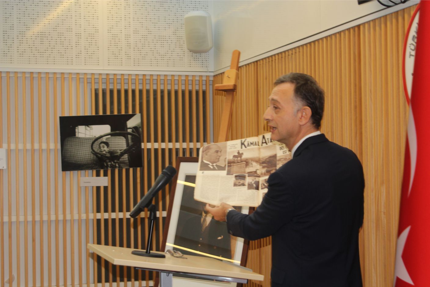 BÜYÜKELÇİ GÜMRÜKÇÜ: “ATATÜRK, AYDINLIK BİR IŞIKTIR ÇOCUKLARIMIZA ONU ANLATMALI VE TANITMALIYIZâ€