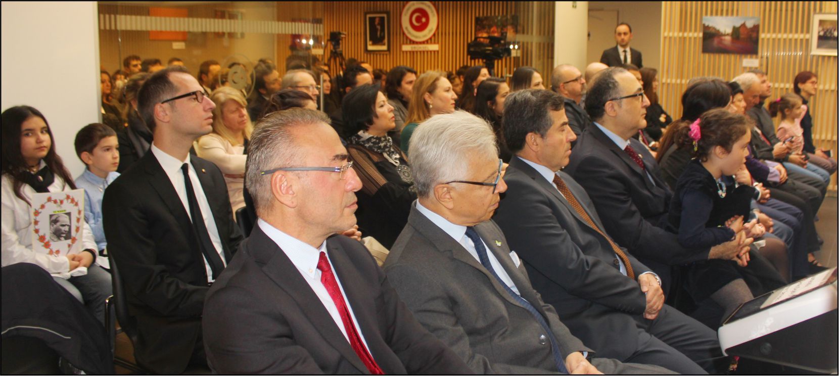 BÜYÜKELÇİ GÜMRÜKÇÜ: “ATATÜRK, AYDINLIK BİR IŞIKTIR ÇOCUKLARIMIZA ONU ANLATMALI VE TANITMALIYIZâ€