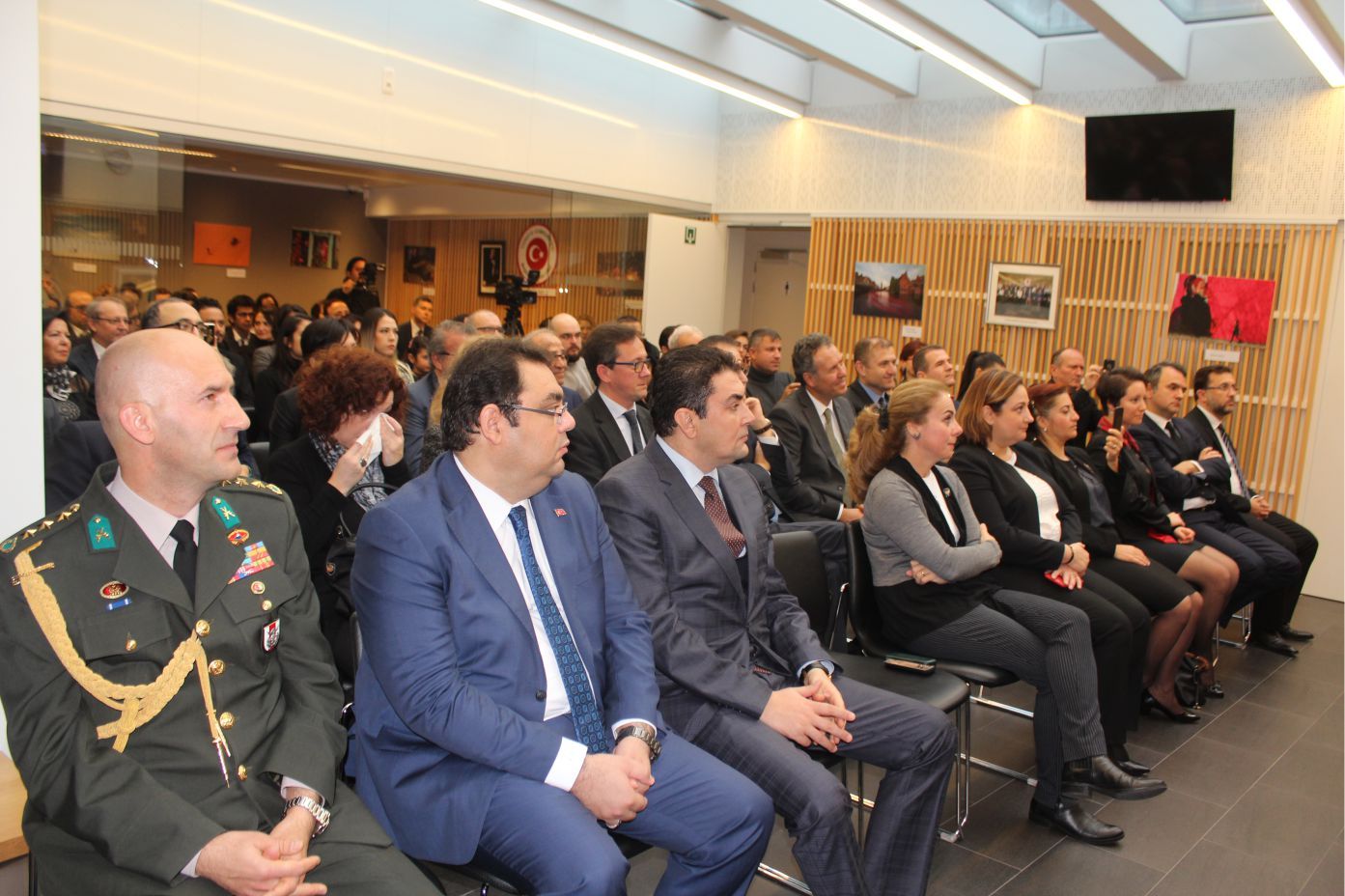 BÜYÜKELÇİ GÜMRÜKÇÜ: “ATATÜRK, AYDINLIK BİR IŞIKTIR ÇOCUKLARIMIZA ONU ANLATMALI VE TANITMALIYIZâ€
