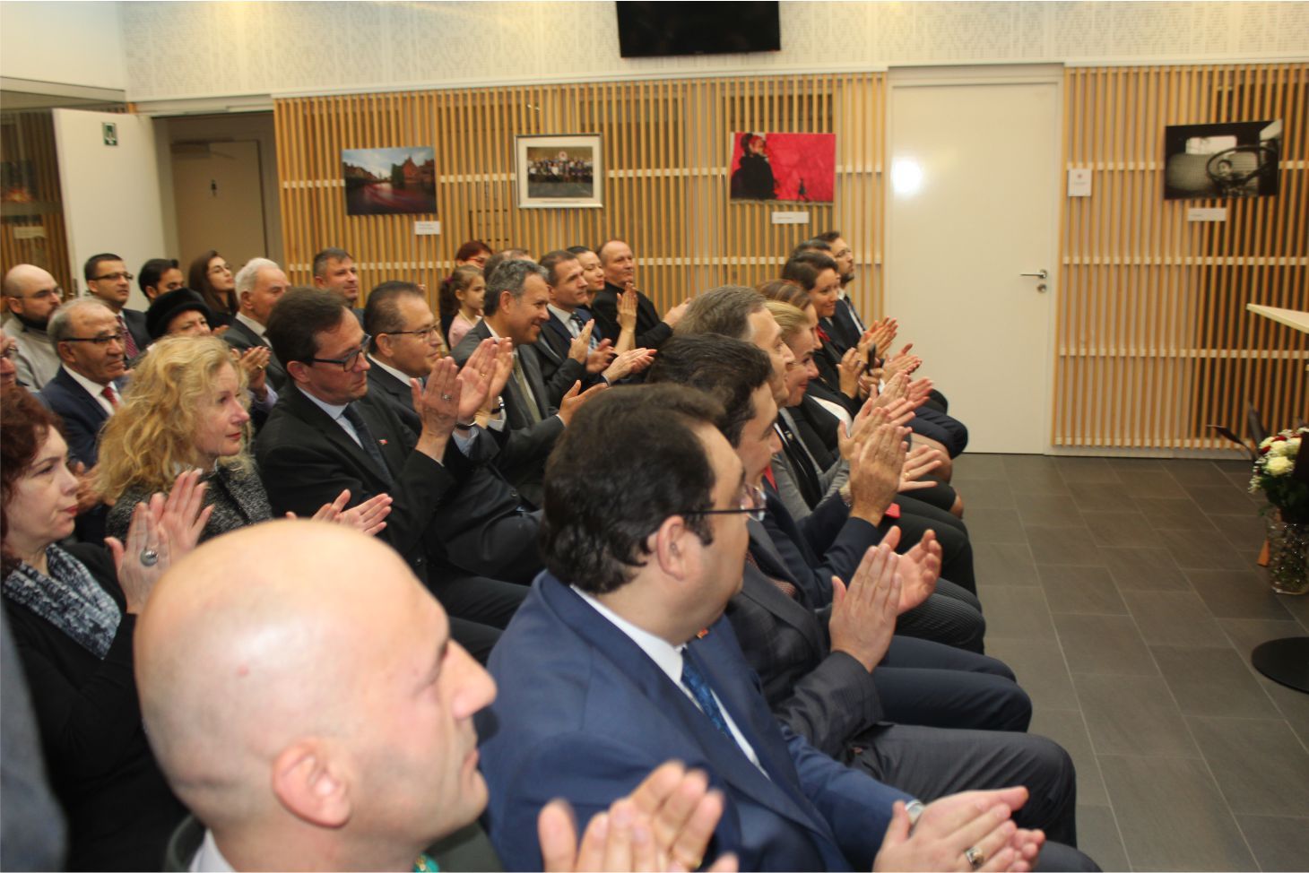 BÜYÜKELÇİ GÜMRÜKÇÜ: “ATATÜRK, AYDINLIK BİR IŞIKTIR ÇOCUKLARIMIZA ONU ANLATMALI VE TANITMALIYIZâ€