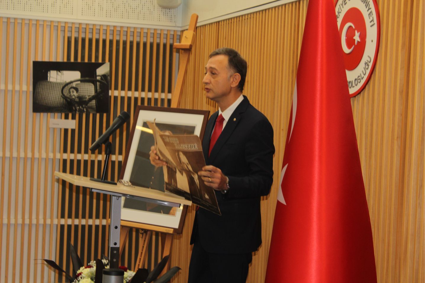 BÜYÜKELÇİ GÜMRÜKÇÜ: “ATATÜRK, AYDINLIK BİR IŞIKTIR ÇOCUKLARIMIZA ONU ANLATMALI VE TANITMALIYIZâ€