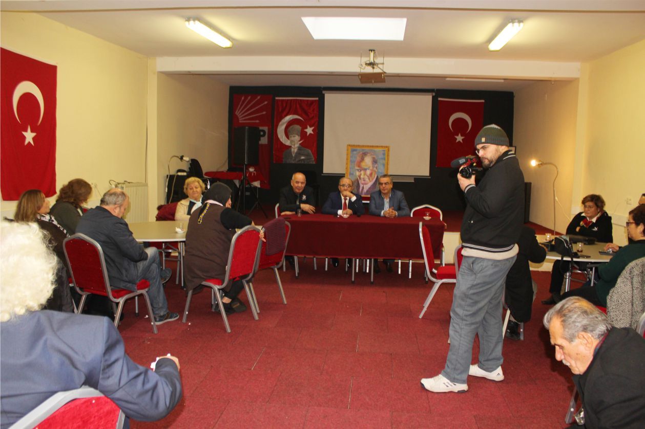 ATATÜRK CHP BELÇİKA BİRLİĞİNDE ANILDI GAZETECİ FİKRET BİLA, SEMPOZYUMA KATILDI