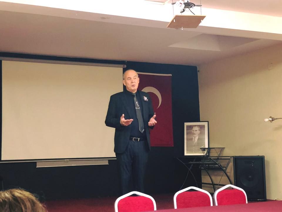 ATATÜRK CHP BELÇİKA BİRLİĞİNDE ANILDI GAZETECİ FİKRET BİLA, SEMPOZYUMA KATILDI