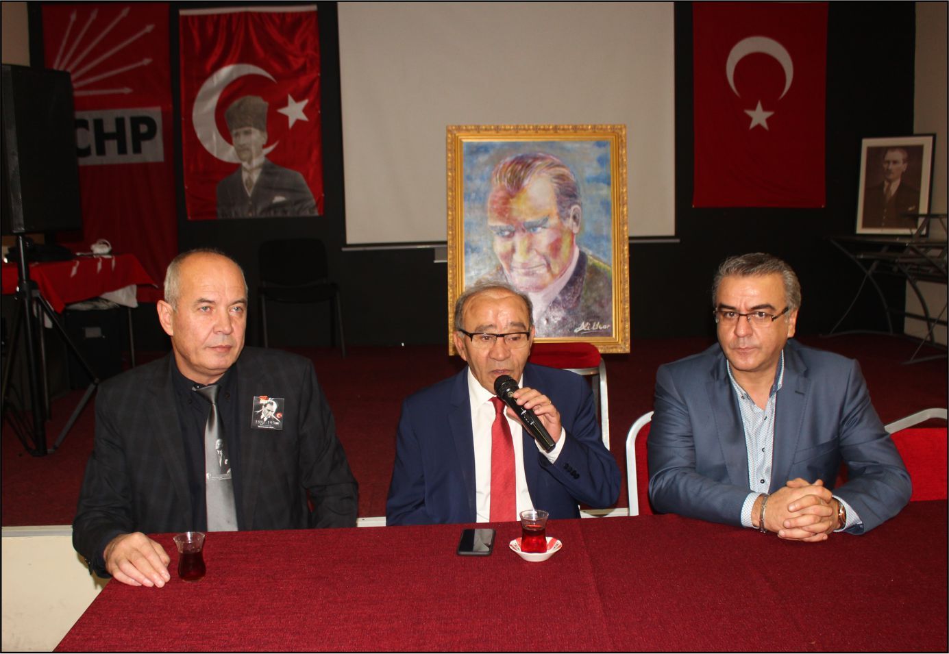 ATATÜRK CHP BELÇİKA BİRLİĞİNDE ANILDI GAZETECİ FİKRET BİLA, SEMPOZYUMA KATILDI