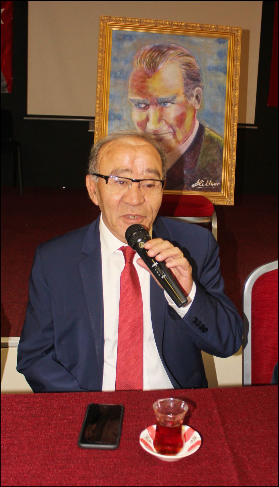 ATATÜRK CHP BELÇİKA BİRLİĞİNDE ANILDI GAZETECİ FİKRET BİLA, SEMPOZYUMA KATILDI