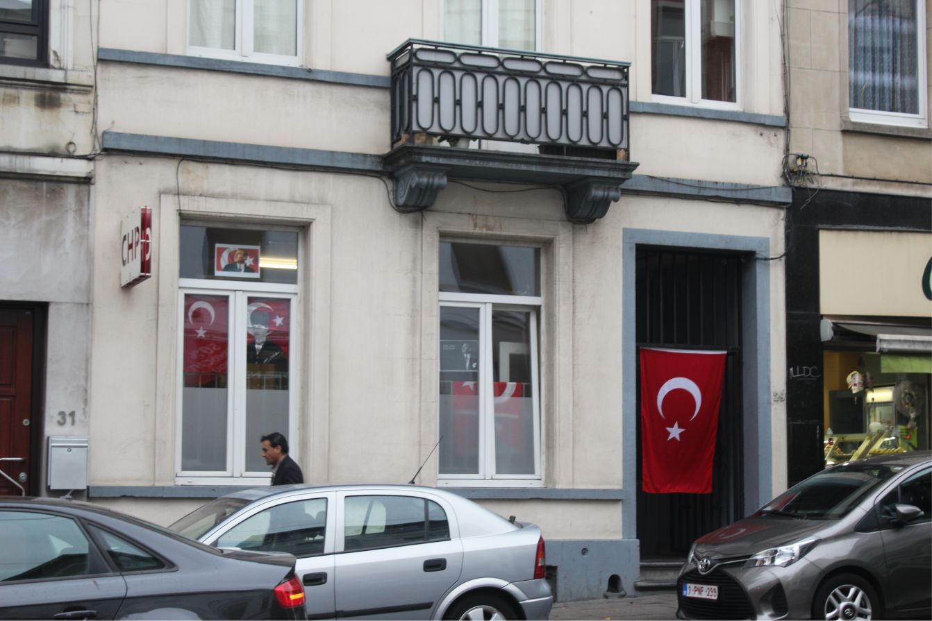 ATATÜRK CHP BELÇİKA BİRLİĞİNDE ANILDI GAZETECİ FİKRET BİLA, SEMPOZYUMA KATILDI