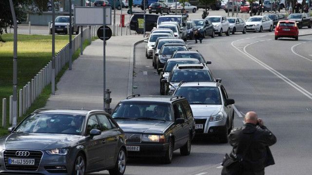 Hollanda'da 'Türk Usulü Düğün Konvoyuna' 1290 Euro Ceza Kesildi 