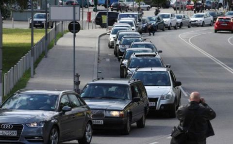 Hollanda'da 'Türk Usulü Düğün Konvoyuna' 1290 Euro Ceza Kesildi 