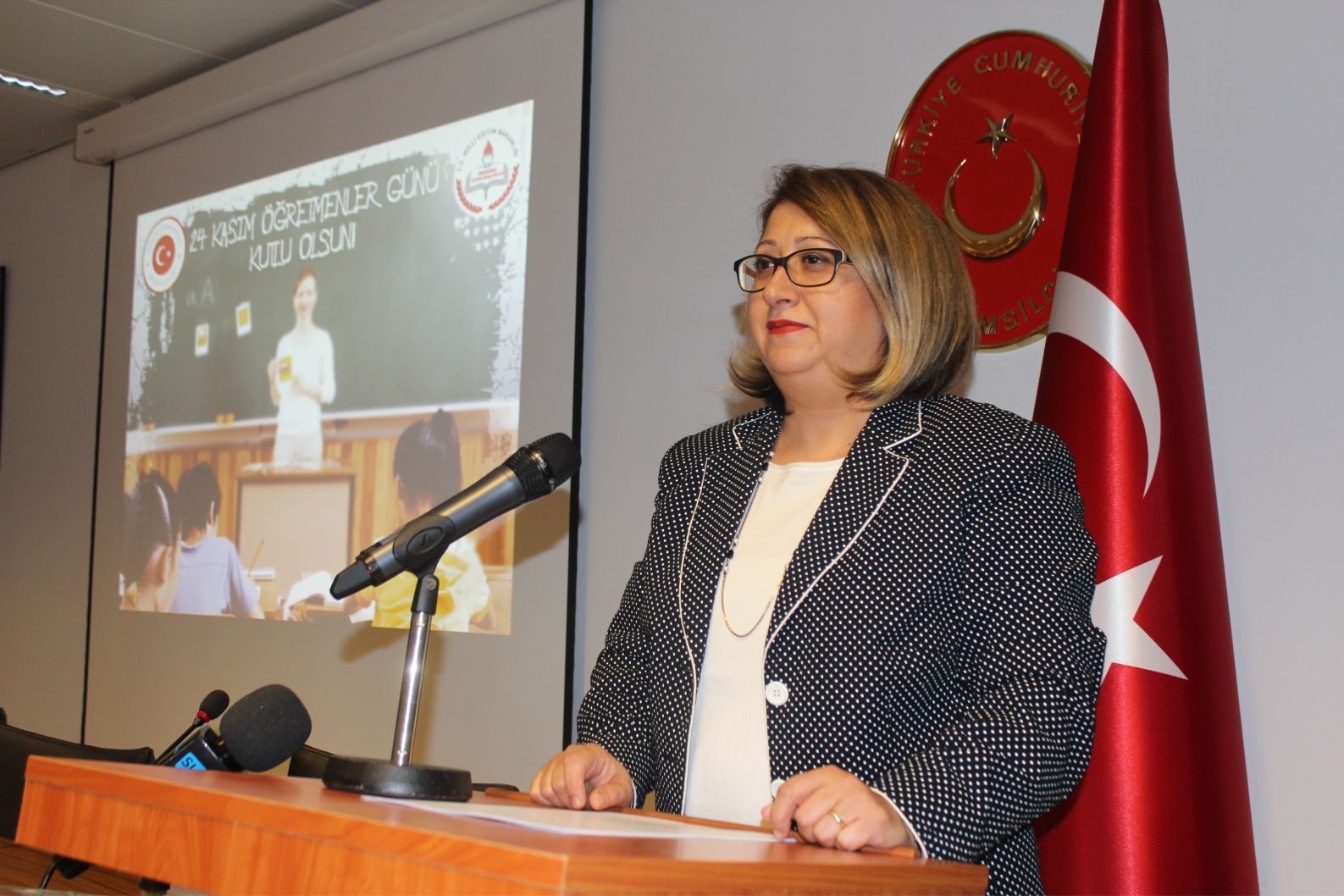 BRÜKSEL BÜYÜKELÇİLİĞİ â€˜24 KASIM ÖĞRETMENLER GÜNÜ’NÜ KUTLADI
