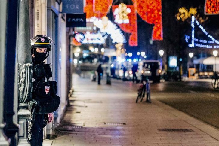 Fransaâ€™da Noel pazarına silahlı saldırı ölü ve yaralılar var