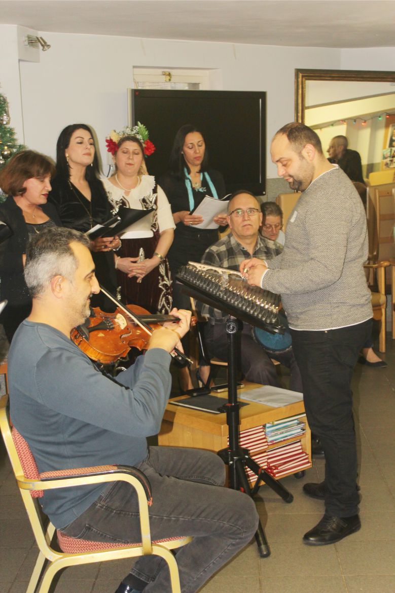 TUNABOYU KOROSU HUZUREVİNDE MUHTEŞEM BİR KONSER VERDİ