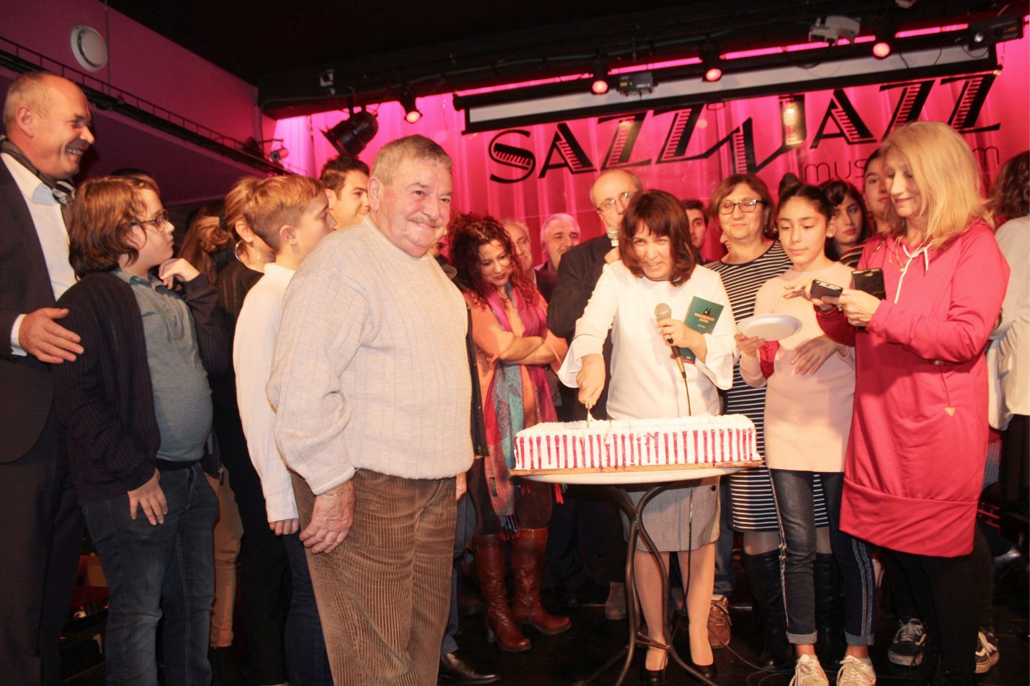 BİNFİKİR  YAYINCILIKTA 14. SAHNEDE 10. YILINI KUTLADI