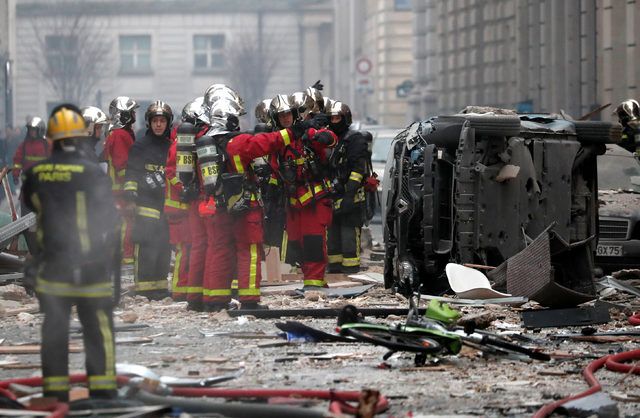 Paris'te patlama! Fransa'nın başkentinde panik (Terör saldırısı mı?)